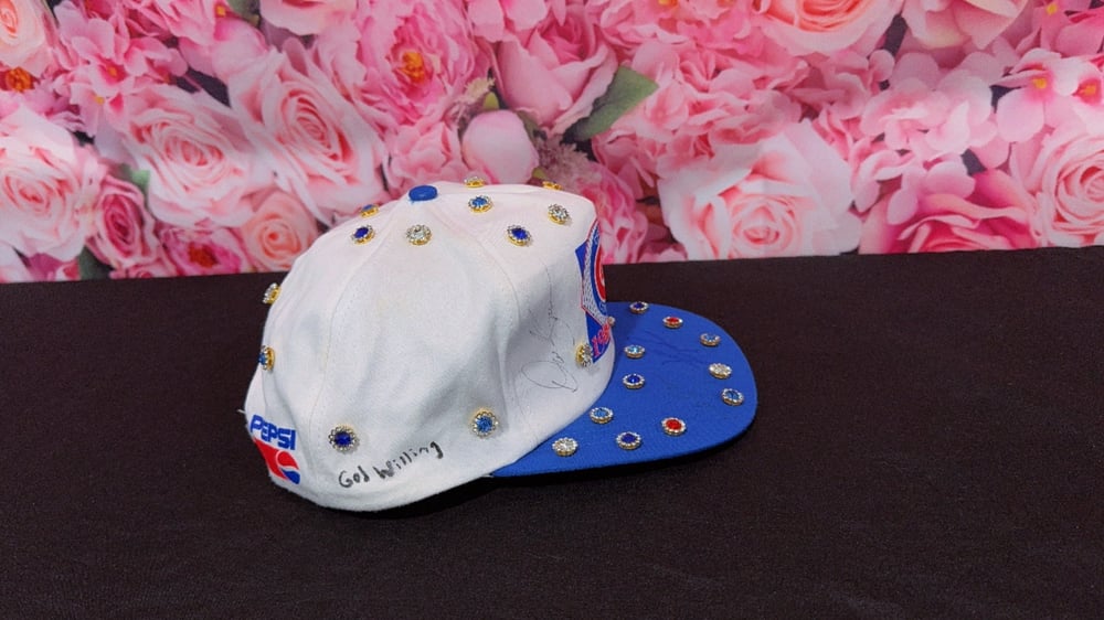 Image of 1 of 1 Unisex autographed Vintage Chicago Cubs SnapBack stones hat 
