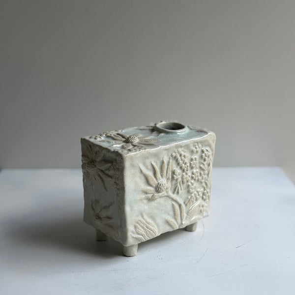 Image of  Aqua flannel flower fox vase (4237)