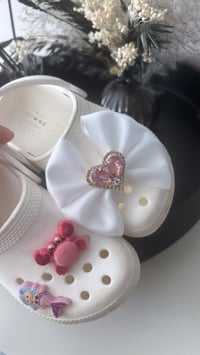 croc bow