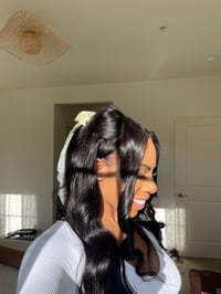 Image 4 of 24 inch MAGIC LACE WIG with REPLACEABLE CLOSURE