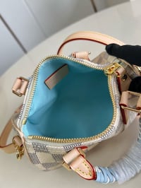 Image 17 of ĻV New Speedy