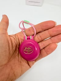 Image 6 of Ensemble bracelet et Polly Pocket Medaillon fushia beauté Complet