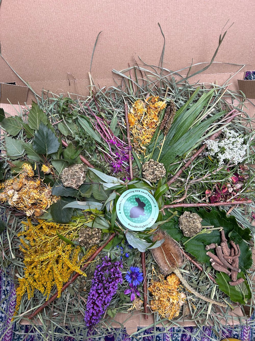 Image of Pizza forage box (in an actual 15 inch pizza box!!) (FAKEAWAY RANGE)