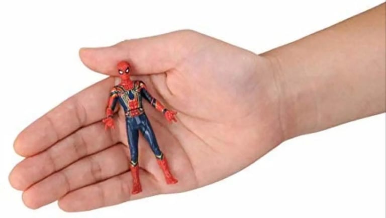 “Iron Spider” Spiderman Avengers Infinity War MetaColle Marvel Spider Man Figure Image 2