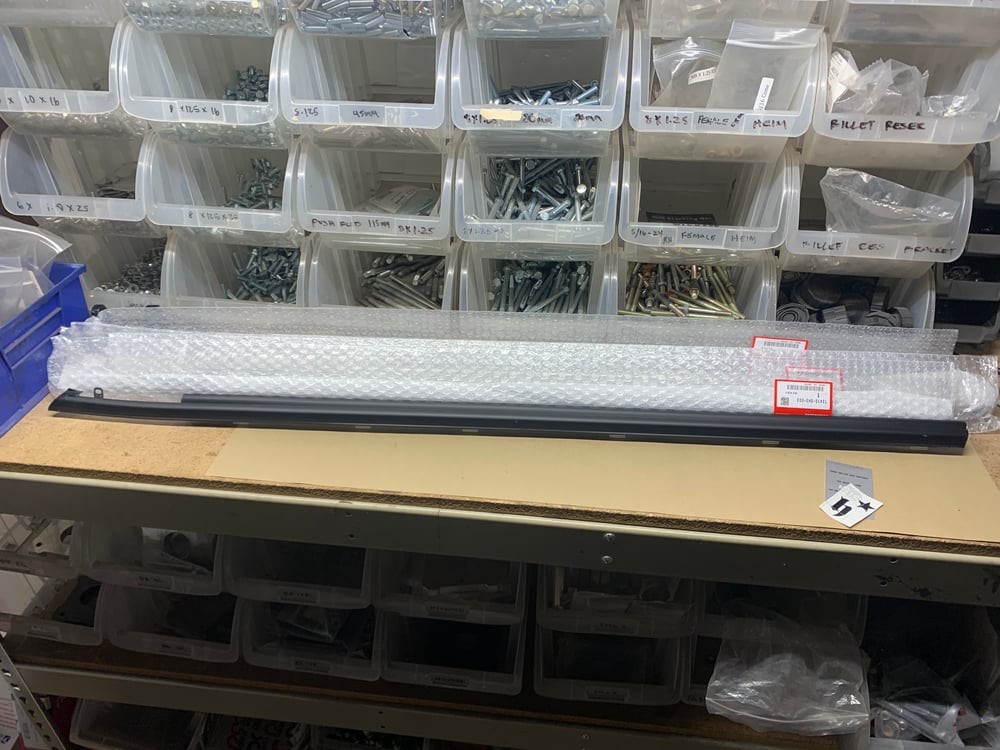 Image of 1988-1989 Honda CRX Dorr molding window trim R+L