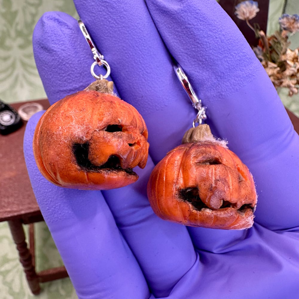 Image of Rotten Pumpkin EARRINGS