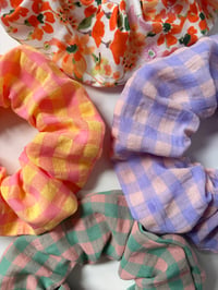 Image 5 of Gingham garden scrunchie bundle
