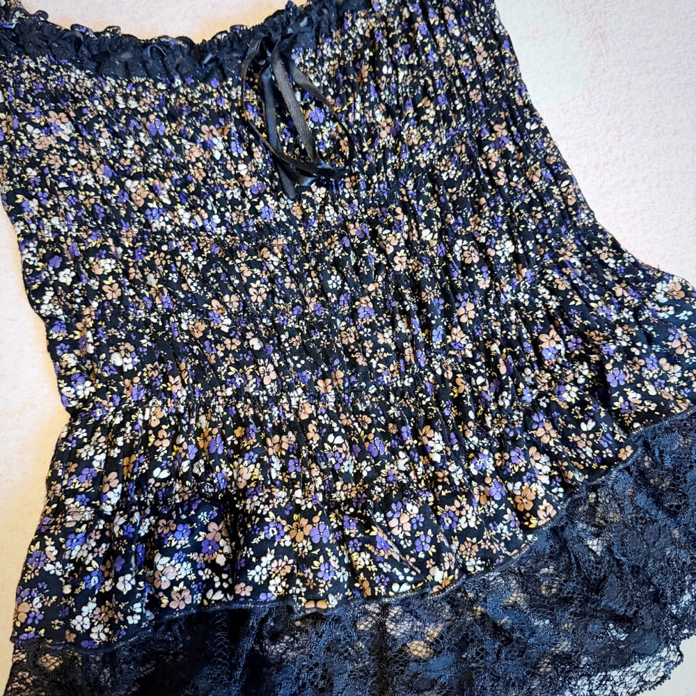 Image of Lara Floral Lace Top (M)