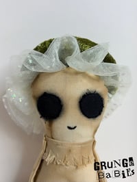 Image 2 of Clover Loveknot