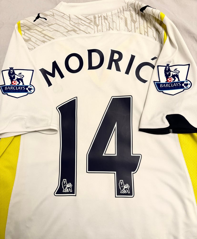 Image of Tottenham Hotspur “MODRIĆ 14” 2009/10 Home Shirt + PL patches  (M)