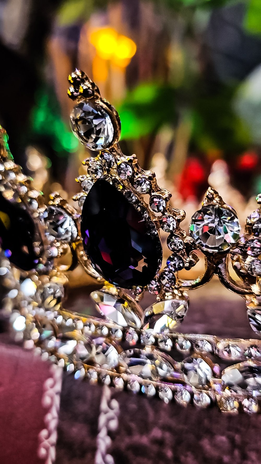 👑The Armored Kingdom Dark Purple Queens Crown (Gold)