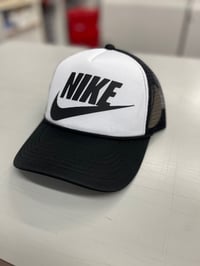 Image 1 of Nike trucker hat solid 2