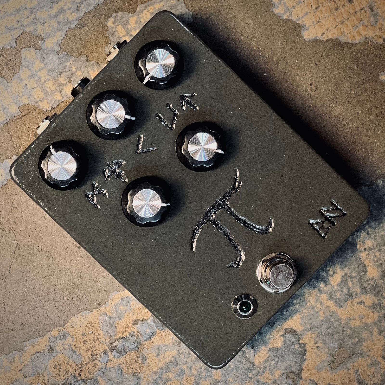 PI π BASS FUZZ MKII (RUSSIAN) | BLACKHAWK AMPLIFIERS