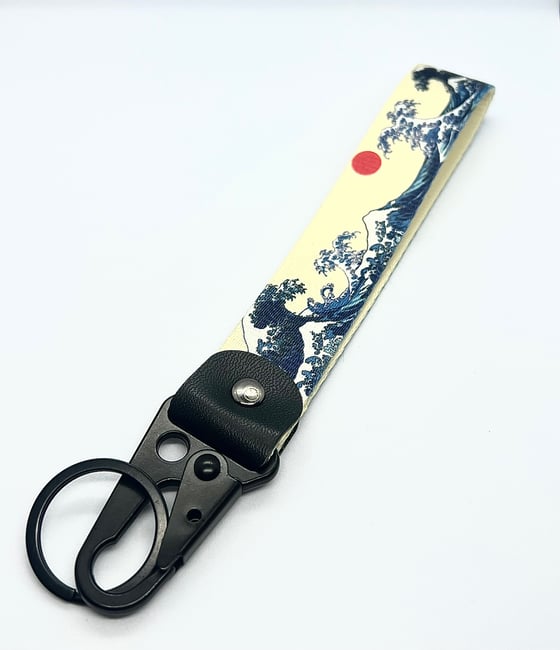 Image of Japanese Wave Keychain 