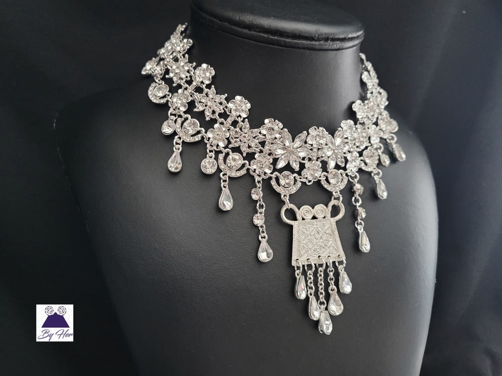 Asia Choker