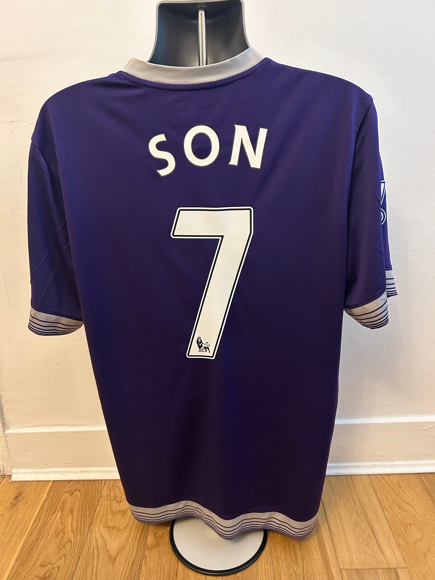 Image of Tottenham Hotspur “SON 7” 2015/16 Third Shirt + PL patches (XL)