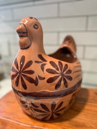 Image 2 of Gallina Almendra 