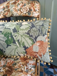 Image 3 of Coussin en canevas "Odette"