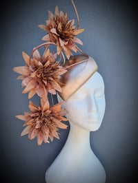 Image 2 of 'Zenith' in Rose gold, blush and tan