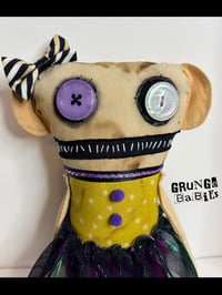 Image 2 of Violet Shimmer