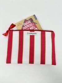 Image 1 of Pochette à livre LA LECTRICE toile de coton rayée rouge