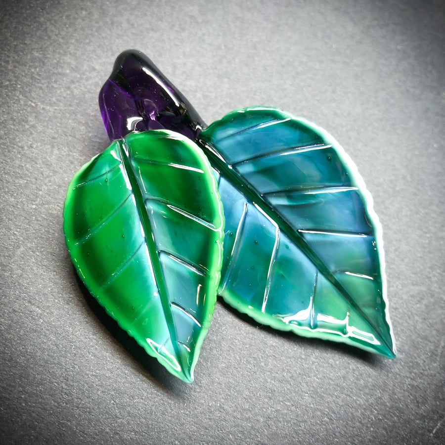 Image of Experimental Green Double Leaf Pendant