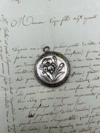 Image 7 of Très beau pendentif, miroir de châtelaine, ou miroir à mouches, cuivre plaqué argent, 19eme s.