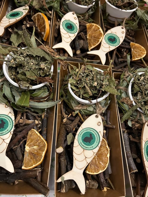 Image of Fish and chips, onion ring and mushy peas (FAKEAWAY RANGE)