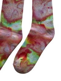 Image 5 of M/L Adult VANS Hand-Dyed Crew Socks in Kiwi Stawberry Ice Dye