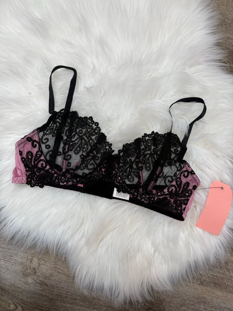 Image of Vintage Shirley of Hollywood Lace Bra - 36