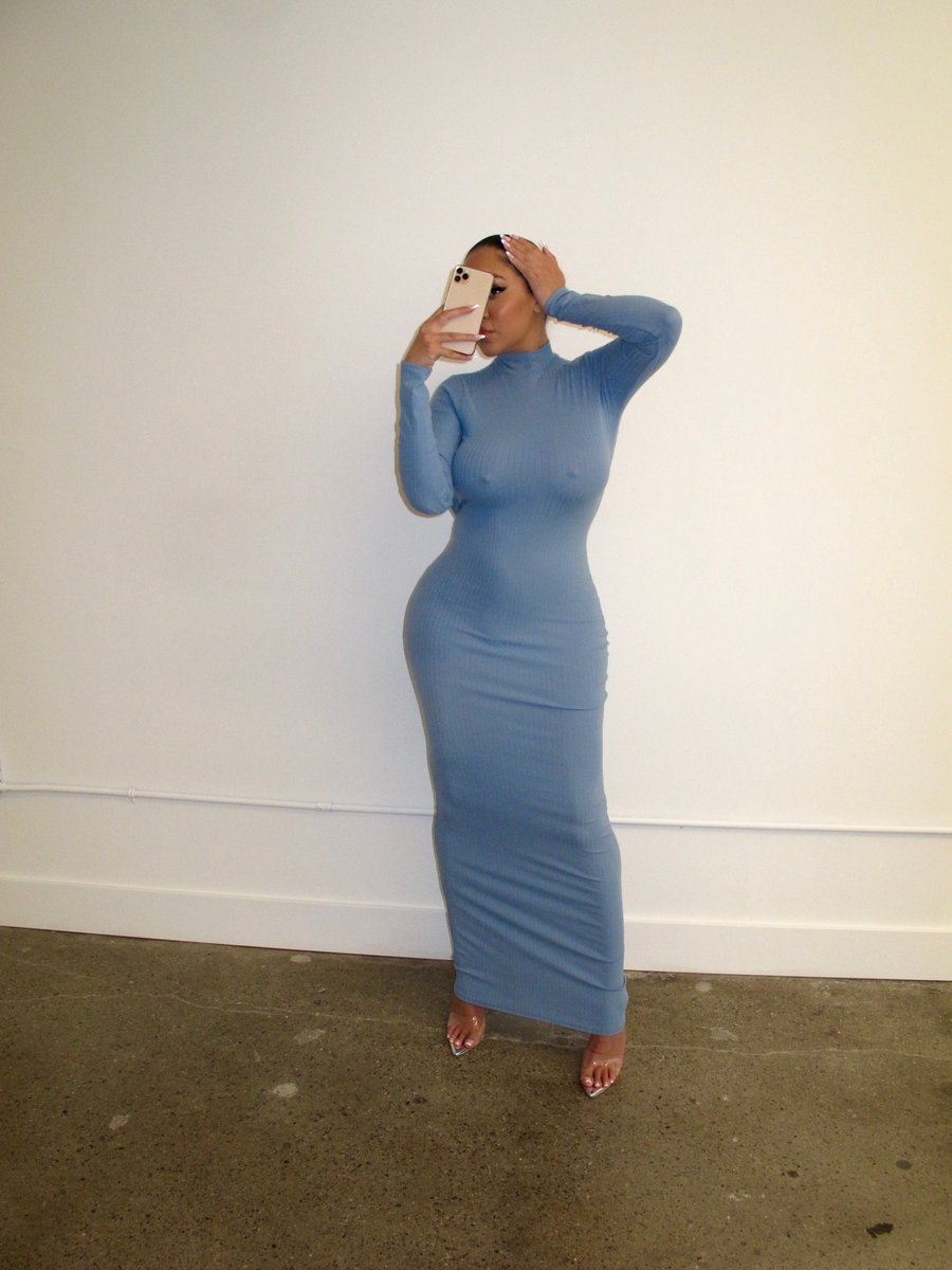 Image of BLUE RIBBED BACKLESS MAXI DRESS (MEDIUM)