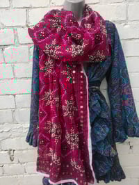 Image 5 of Thassos scarf - Purple Dark beige trim