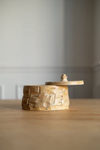 Image 3 of Boite beige avec six diffuseurs d'huile essentielle 
