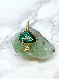 malachite mushie 