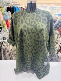 Image 5 of Lola - Oversized Leopard Print Top
