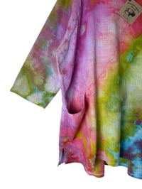 Image 3 of 1XL 100% Cotton Woven Forager Pocket Top in Watercolor Ice Dye