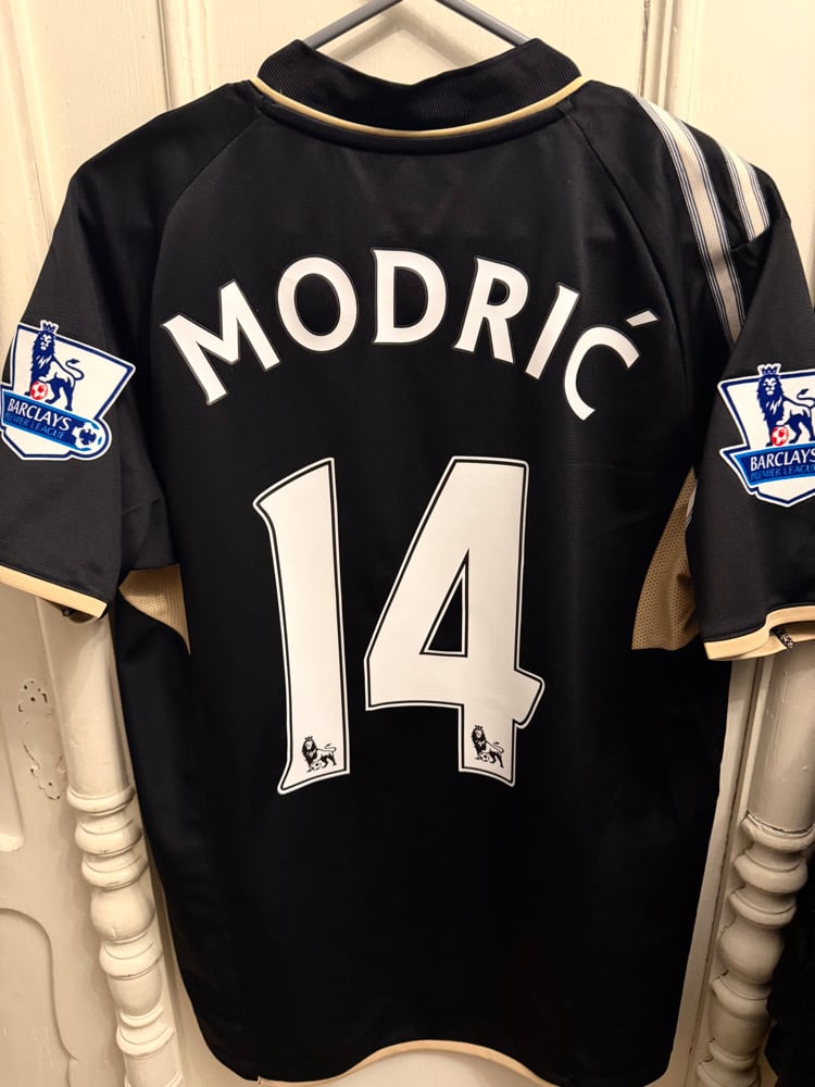 Image of PRE ORDER: Tottenham Hotspur “MODRIĆ 14” 2008/09 Third Shirt + PL patches (M)