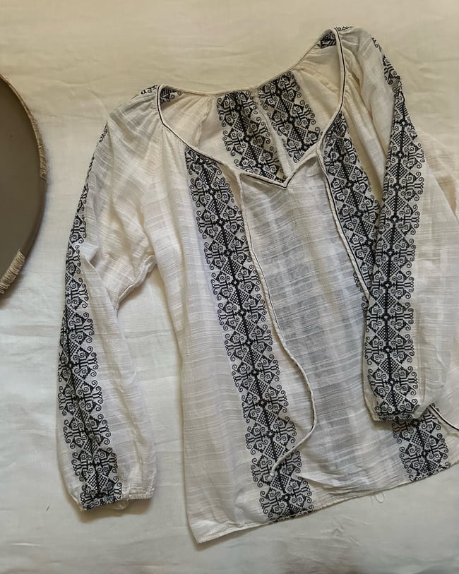 60s hand embroidered Hungarian peasant blouse