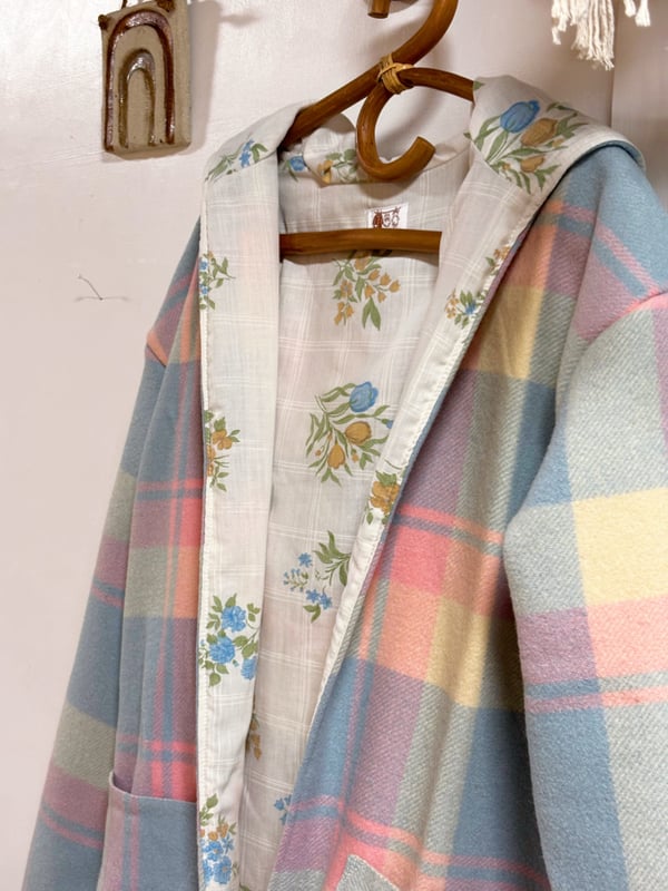 Image of Iris Adult Coat size Large