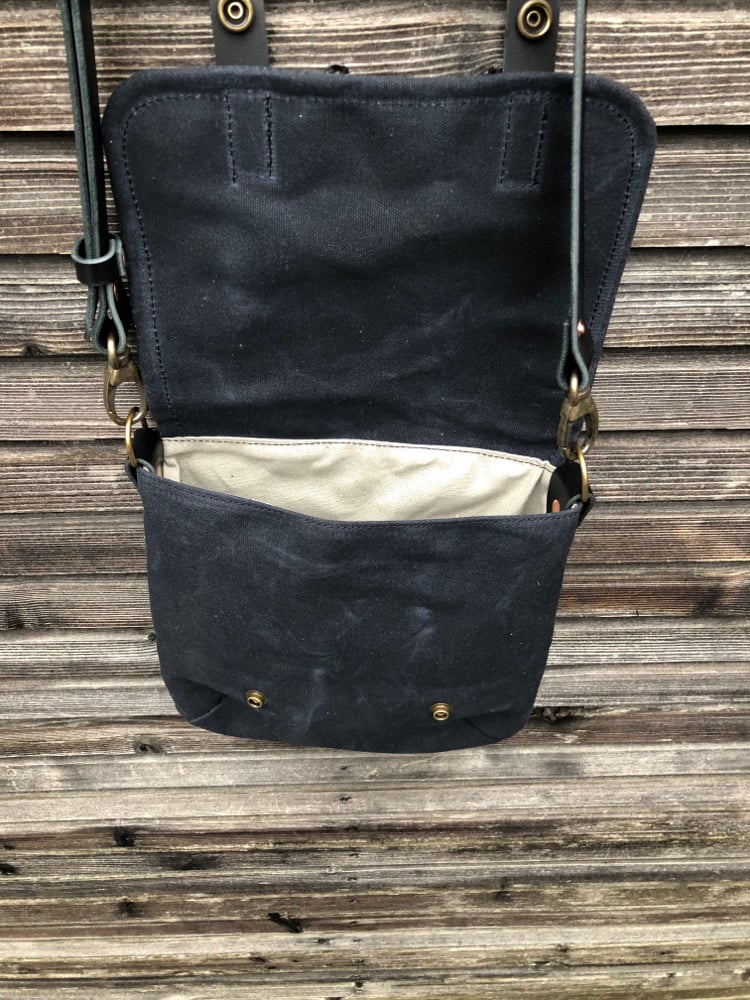 Image of Satchel in black waxed canvas day bag small messenger bag Musette COLLECTION UNISEX