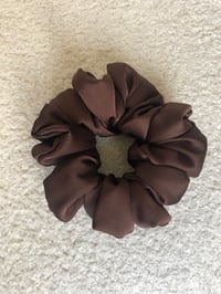 Image 4 of SCRUNCHIE STANDARD CHOCOLATE
