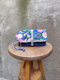 Image 1 of Maxi cartera HORTENSIAS azul