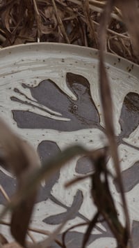 Image 2 of Tulip • Handcarved gres plate