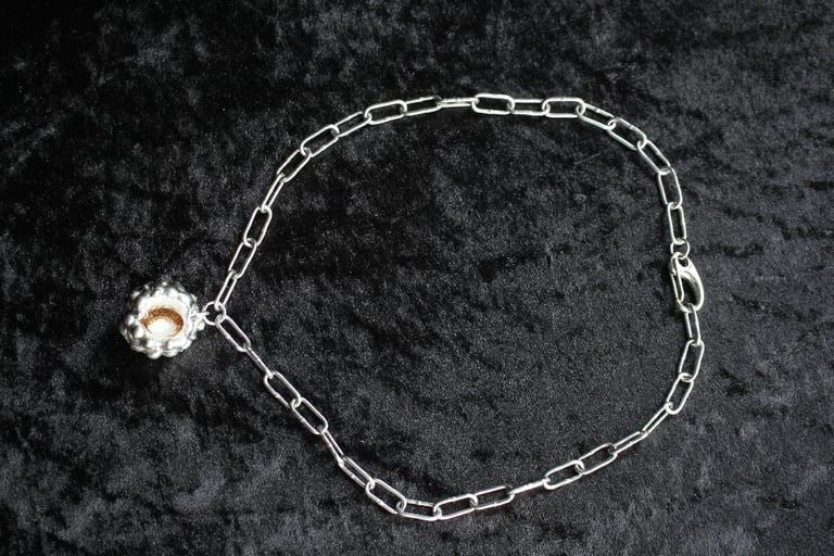 dead good centipede necklace Image 3