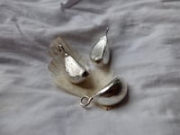 Image 2 of garlic clove in silver 