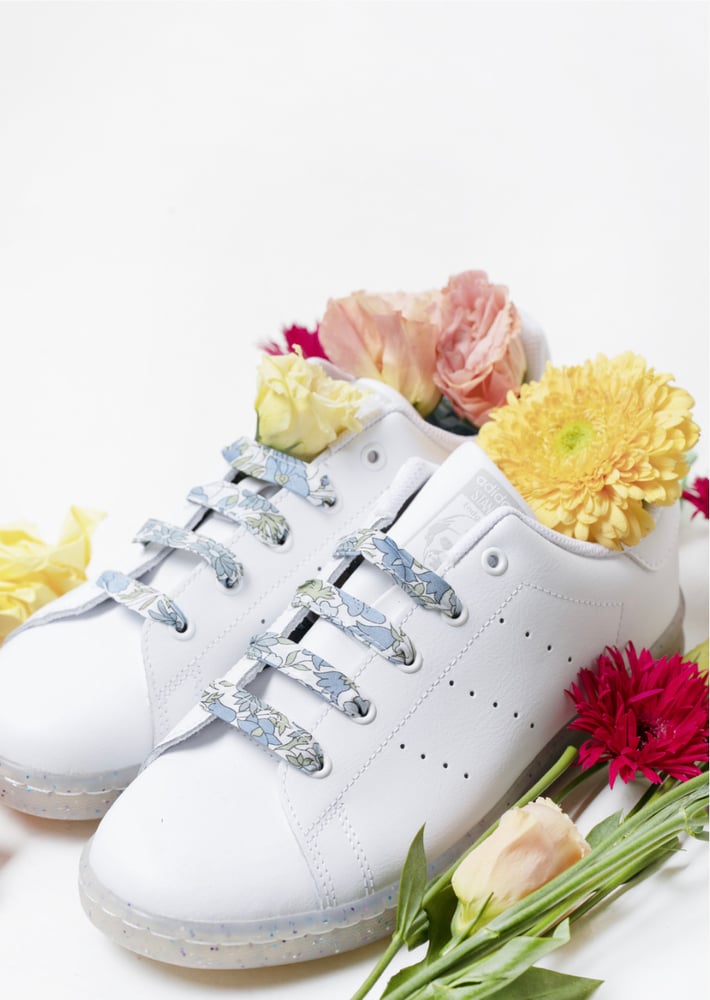 Image of Liberty Print Shoelaces In Poppy And Daisy 19B
