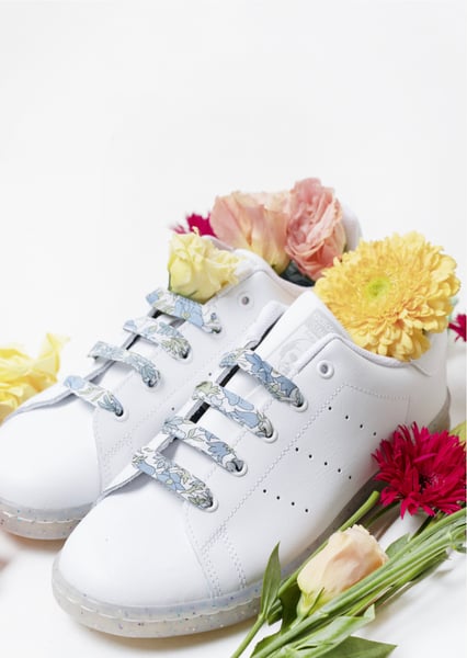 Image of Liberty Print Shoelaces In Poppy And Daisy 19B