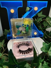Image 2 of Green Moneyy lashes Case