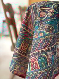 Image 4 of Grande nappe motifs cachemire