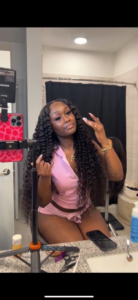 Image of Glueless Water wave 7x5 Closure 28 inch